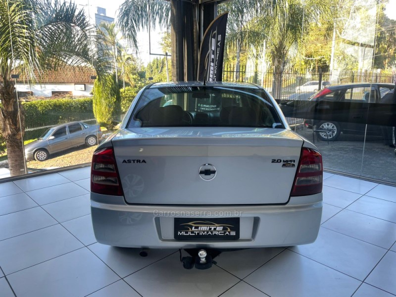 ASTRA 2.0 MPFI COMFORT SEDAN 8V FLEX 4P MANUAL - 2006 - NOVO HAMBURGO