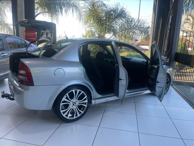 ASTRA 2.0 MPFI COMFORT SEDAN 8V FLEX 4P MANUAL - 2006 - NOVO HAMBURGO