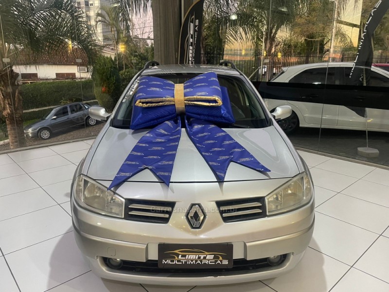 MÉGANE 1.6 DYNAMIQUE GRAND TOUR 16V FLEX 4P MANUAL