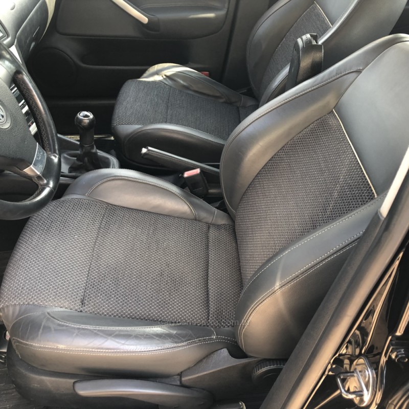 GOLF 1.6 MI SPORTLINE 8V FLEX 4P MANUAL - 2010 - GUAPORé