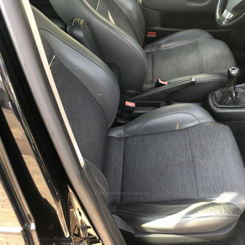 GOLF 1.6 MI SPORTLINE 8V FLEX 4P MANUAL - 2010 - GUAPORé