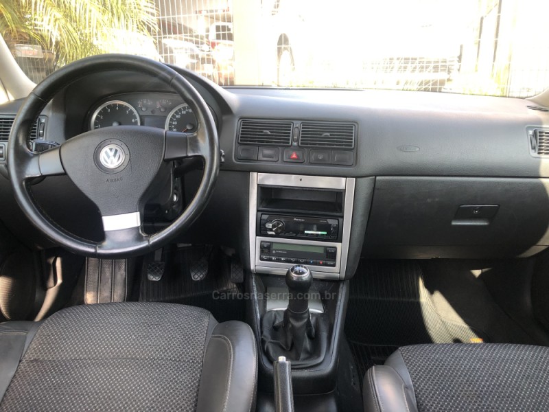 GOLF 1.6 MI SPORTLINE 8V FLEX 4P MANUAL - 2010 - GUAPORé