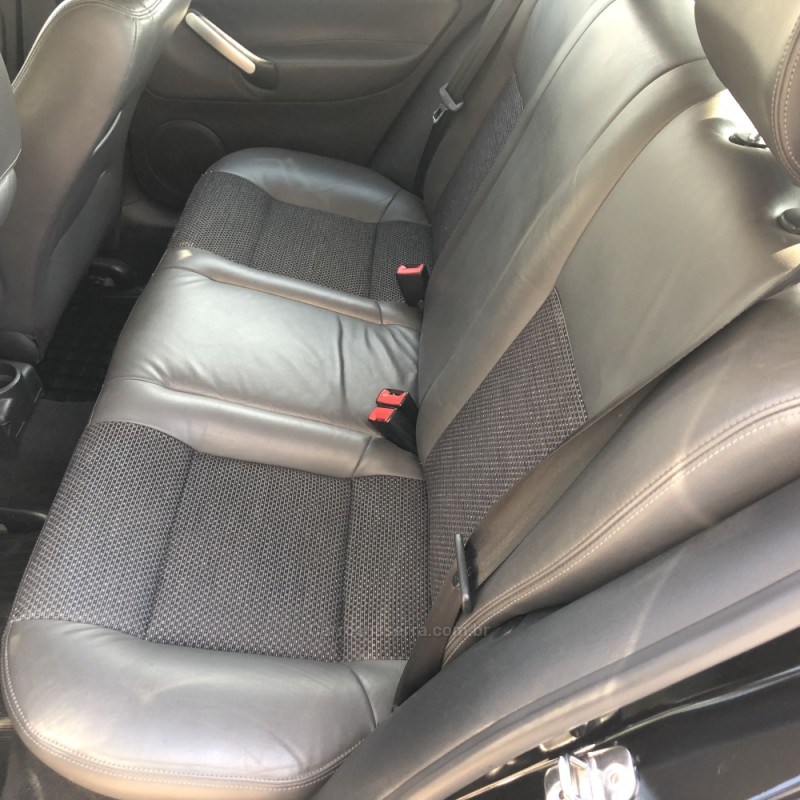 GOLF 1.6 MI SPORTLINE 8V FLEX 4P MANUAL - 2010 - GUAPORé