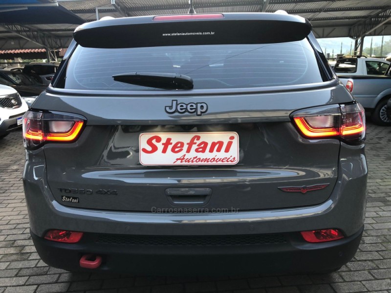 COMPASS 2.0 TRAILHAWK TD350 TURBO DIESEL 4X4 4P AUTOMÁTICO - 2022 - FELIZ