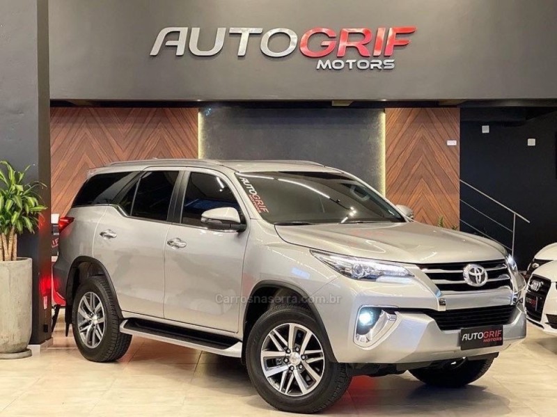 HILUX SW4 2.8 SRX 4X4 7 LUGARES 16V TURBO INTERCOOLER DIESEL 4P AUTOMÁTICO