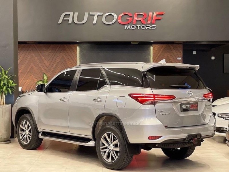 HILUX SW4 2.8 SRX 4X4 7 LUGARES 16V TURBO INTERCOOLER DIESEL 4P AUTOMÁTICO - 2020 - CAMPO BOM