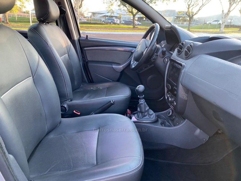 DUSTER 2.0 DYNAMIQUE 4X4 16V FLEX 4P MANUAL - 2014 - DOIS IRMãOS
