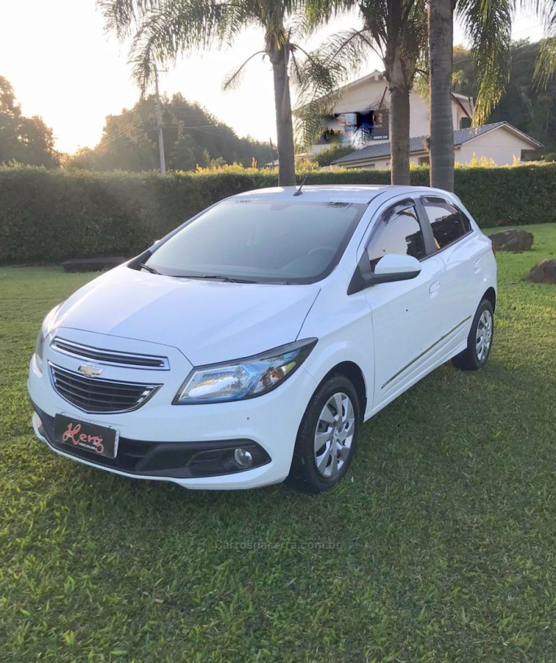 ONIX 1.4 MPFI LT 8V FLEX 4P MANUAL - 2016 - BOM PRINCíPIO