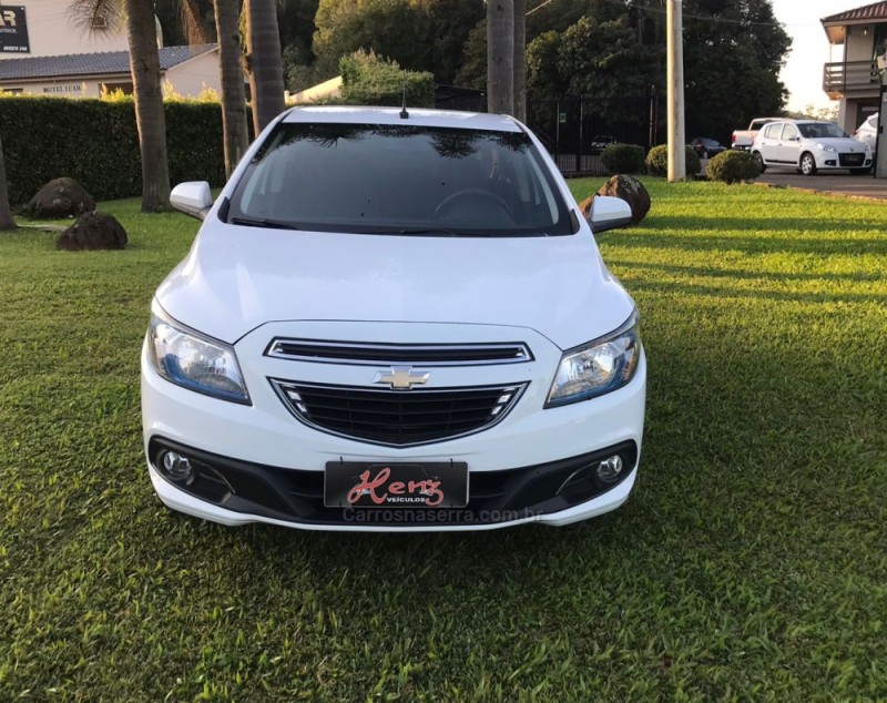 ONIX 1.4 MPFI LT 8V FLEX 4P MANUAL - 2016 - BOM PRINCíPIO