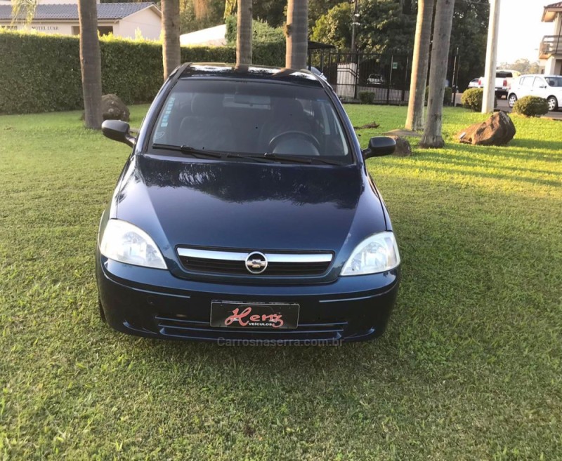 CORSA 1.0 MPFI JOY SEDAN 8V FLEX 4P MANUAL - 2003 - BOM PRINCíPIO