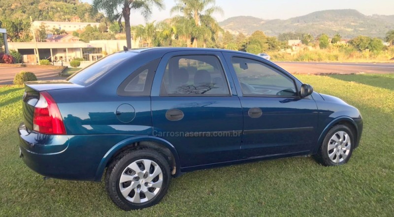 CORSA 1.0 MPFI JOY SEDAN 8V FLEX 4P MANUAL - 2003 - BOM PRINCíPIO