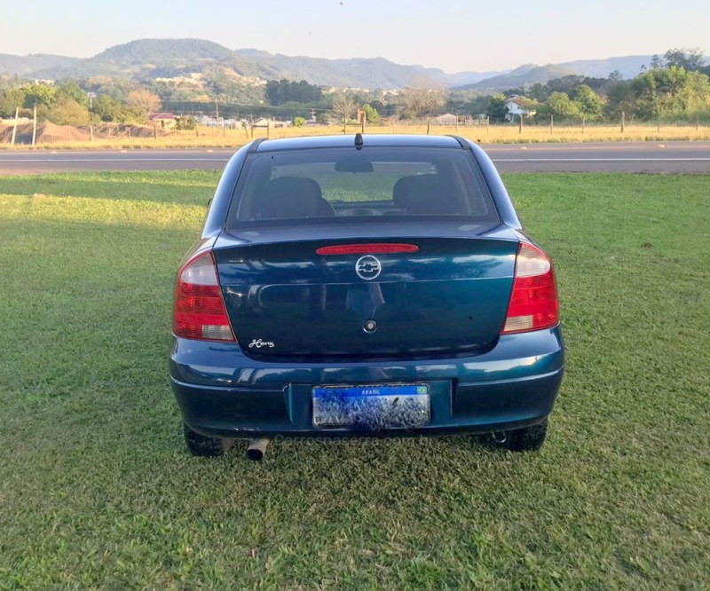 CORSA 1.0 MPFI JOY SEDAN 8V FLEX 4P MANUAL - 2003 - BOM PRINCíPIO
