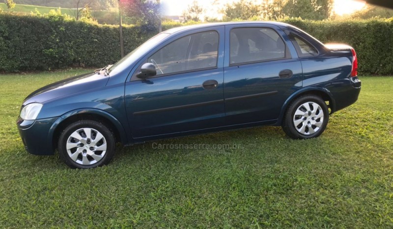 CORSA 1.0 MPFI JOY SEDAN 8V FLEX 4P MANUAL - 2003 - BOM PRINCíPIO