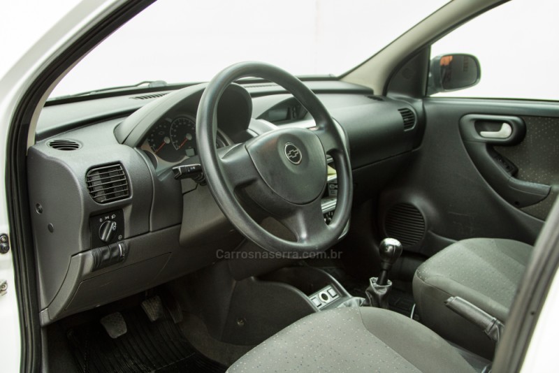 CORSA 1.4 MPFI PREMIUM SEDAN 8V FLEX 4P MANUAL - 2010 - CARLOS BARBOSA
