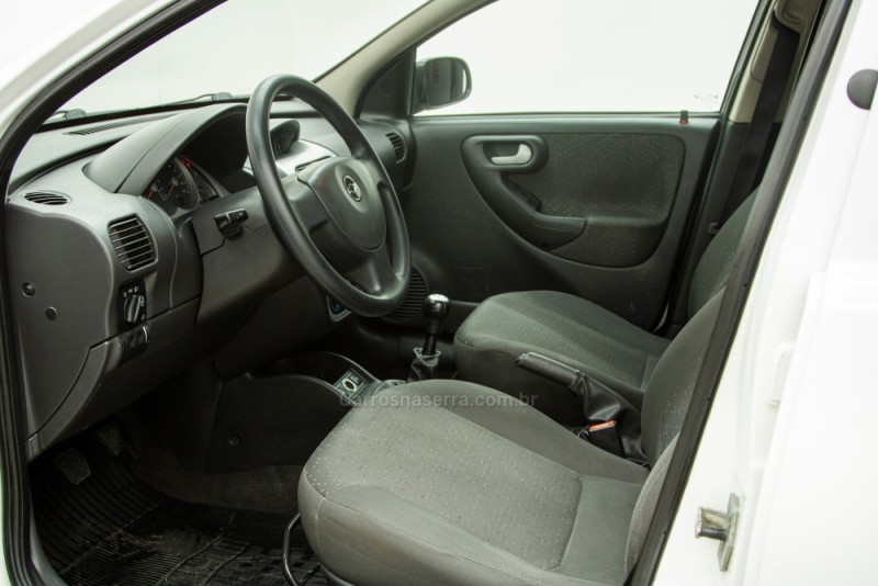 CORSA 1.4 MPFI PREMIUM SEDAN 8V FLEX 4P MANUAL - 2010 - CARLOS BARBOSA