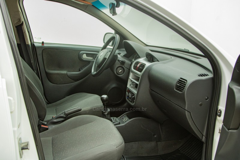 CORSA 1.4 MPFI PREMIUM SEDAN 8V FLEX 4P MANUAL - 2010 - CARLOS BARBOSA