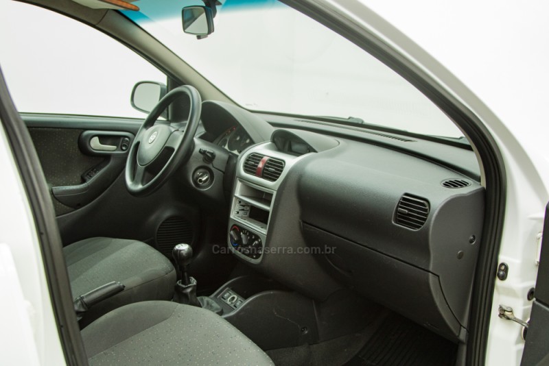 CORSA 1.4 MPFI PREMIUM SEDAN 8V FLEX 4P MANUAL - 2010 - CARLOS BARBOSA
