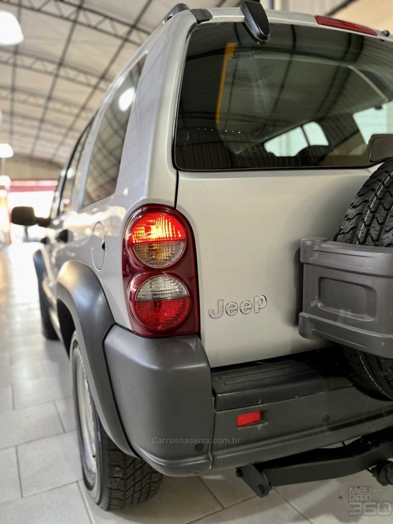 CHEROKEE 3.7 SPORT 4X4 V6 12V GASOLINA 4P AUTOMÁTICO - 2006 - ESTâNCIA VELHA