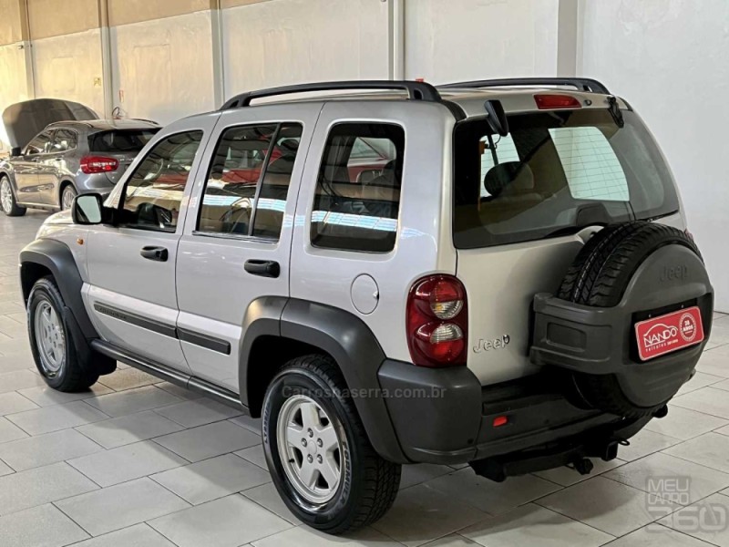 CHEROKEE 3.7 SPORT 4X4 V6 12V GASOLINA 4P AUTOMÁTICO - 2006 - ESTâNCIA VELHA