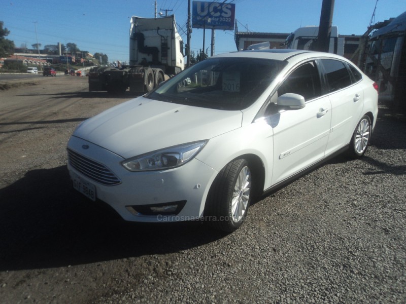 FOCUS 2.0 TITANIUM PLUS SEDAN 16V FLEX 4P AUTOMÁTICO