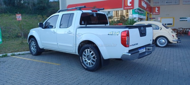 FRONTIER 2.5 SL 4X4 CD TURBO ELETRONIC DIESEL 4P AUTOMÁTICO - 2015 - CAXIAS DO SUL
