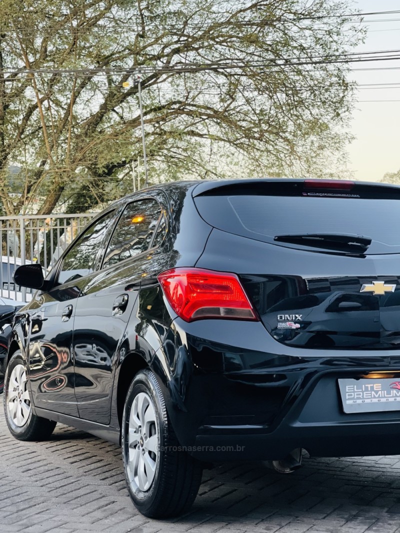 ONIX 1.0  LT 12V FLEX 4P MANUAL - 2019 - ESTâNCIA VELHA