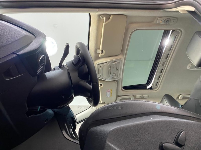 FOCUS 2.0 TITANIUM PLUS FASTBACK 16V FLEX 4P AUTOMÁTICO - 2016 - CAXIAS DO SUL