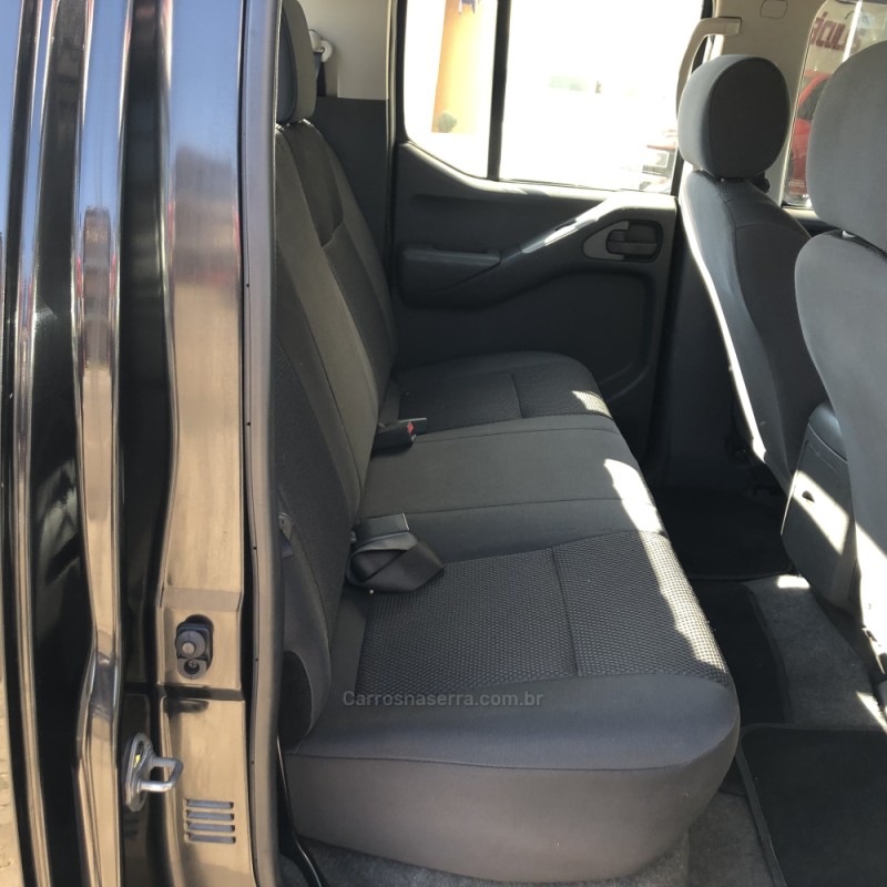 FRONTIER 2.5 S 4X4 CD TURBO ELETRONIC DIESEL 4P MANUAL - 2015 - GUAPORé