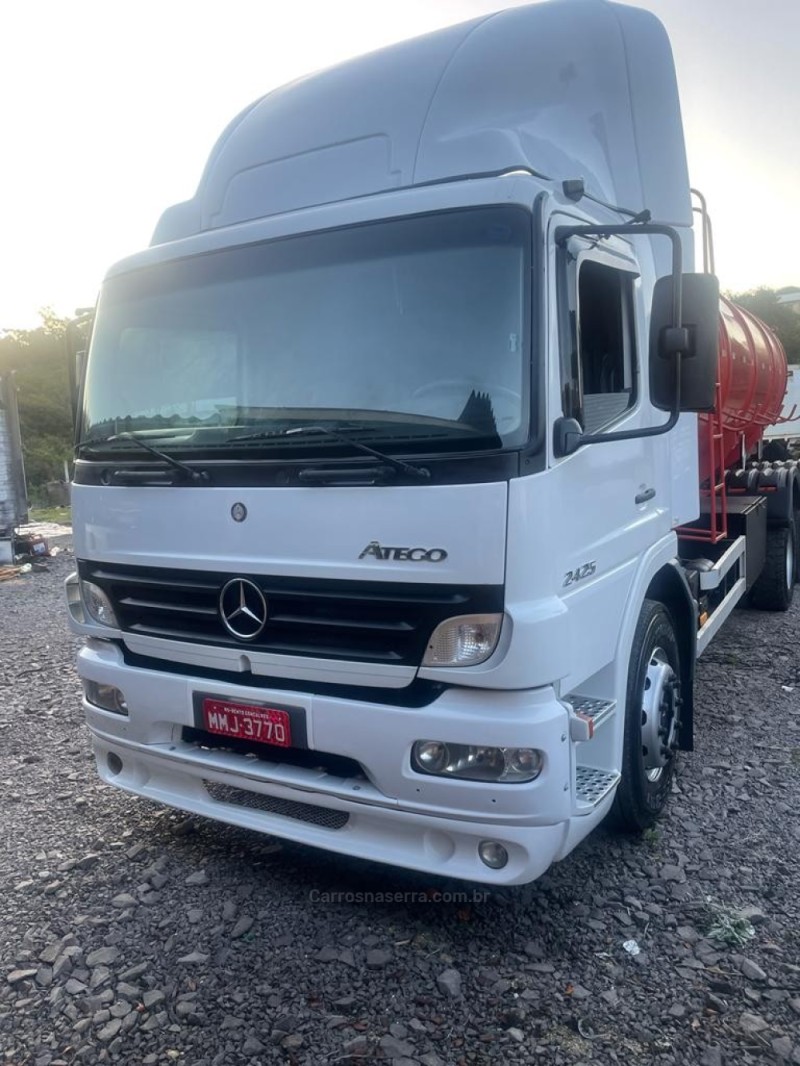 ATEGO 2425 3 EIXOS