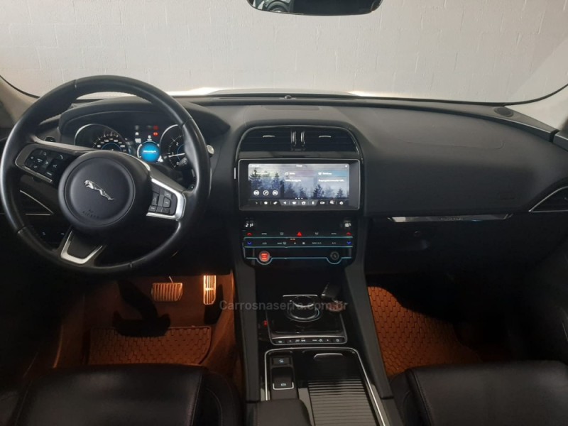 F-PACE 2.0 DIESEL PRESTIGE 180CV 4P AUTOMÁTICO - 2019 - FARROUPILHA