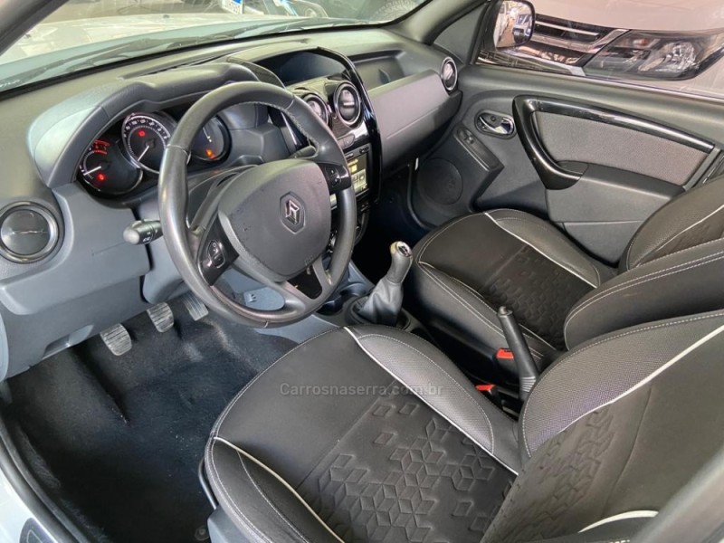 DUSTER OROCH 1.6 16V FLEX DYNAMIQUE 4P MANUAL - 2020 - CANELA