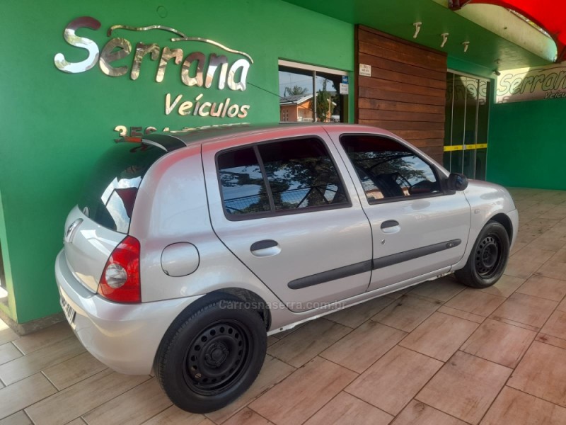 CLIO 1.0 CAMPUS 16V FLEX 4P MANUAL - 2010 - DOIS IRMãOS
