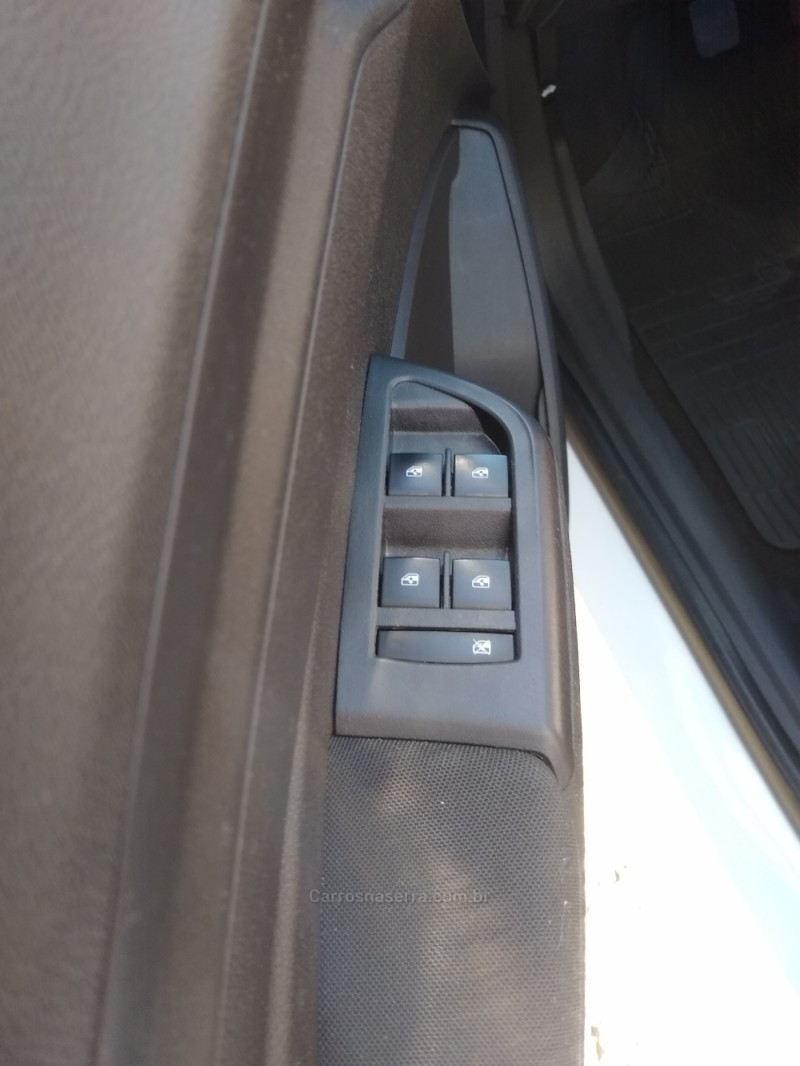 ONIX 1.4 MPFI LTZ 8V FLEX 4P MANUAL - 2015 - CAXIAS DO SUL