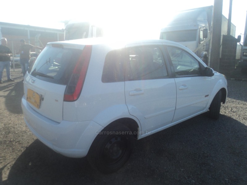FIESTA 1.6 MPI CLASS HATCH 8V FLEX 4P MANUAL - 2013 - FARROUPILHA