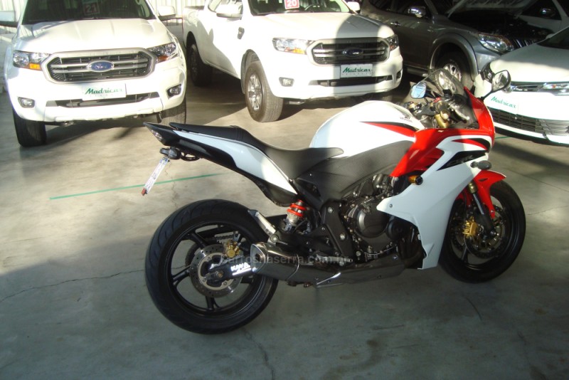 CB 600F  - 2013 - FLORES DA CUNHA