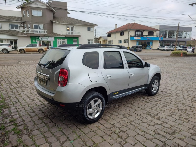 DUSTER 1.6 EXPRESSION 4X2 16V FLEX 4P MANUAL - 2015 - VACARIA