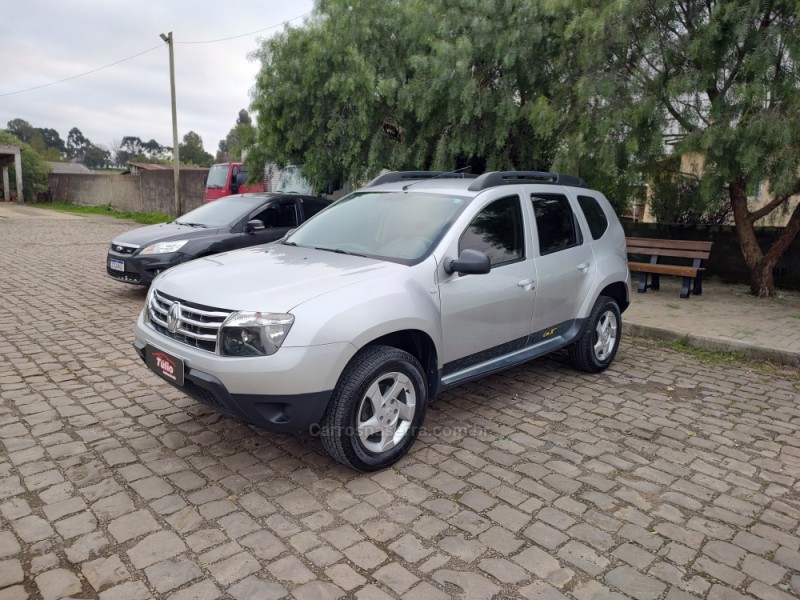 DUSTER 1.6 EXPRESSION 4X2 16V FLEX 4P MANUAL - 2015 - VACARIA