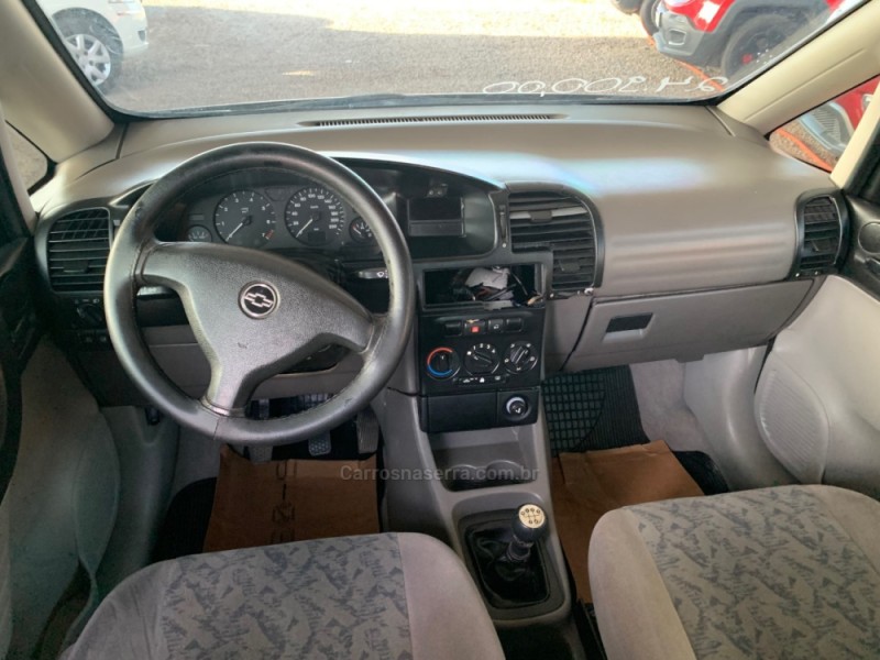 ZAFIRA 2.0 MPFI 16V GASOLINA 4P MANUAL - 2001 - CANELA