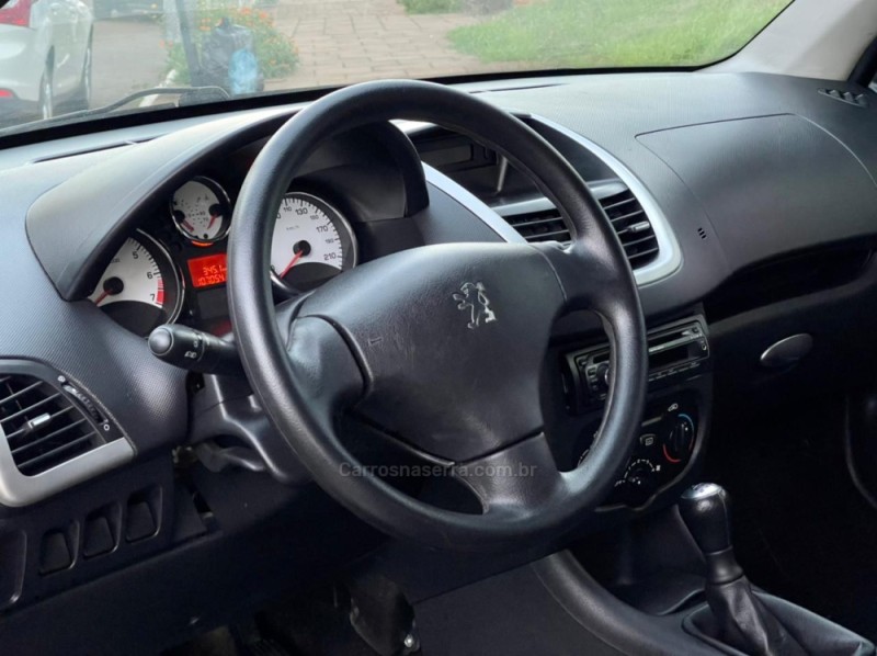 207 1.4 XR 8V FLEX 2P MANUAL - 2013 - LAGOA VERMELHA