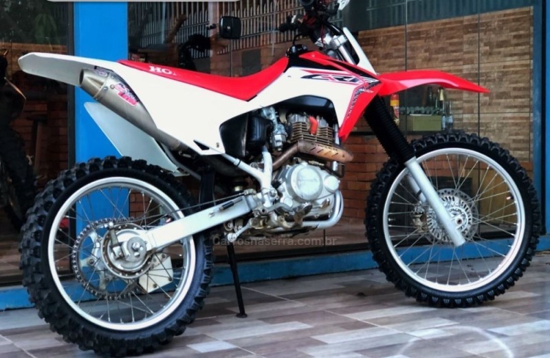 CRF 230F  - 2015 - TRêS COROAS