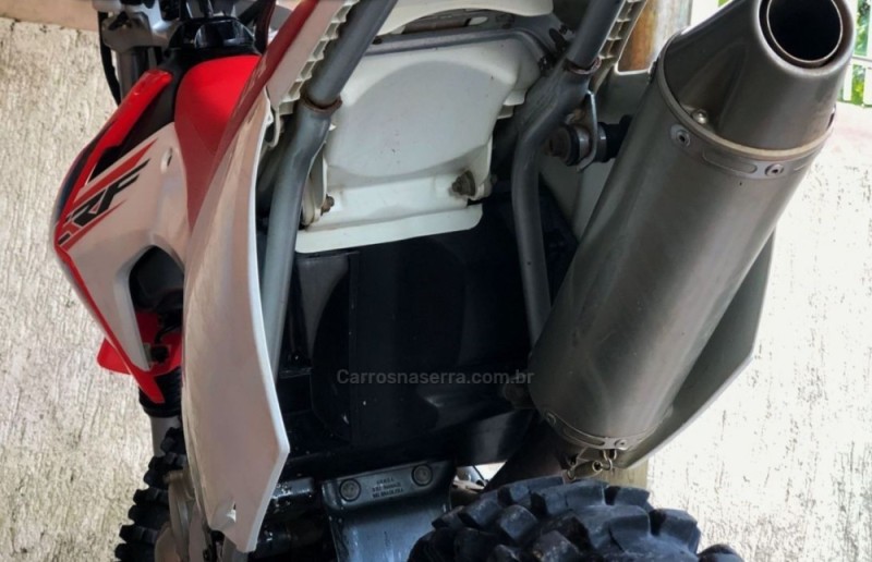 CRF 230F  - 2015 - TRêS COROAS