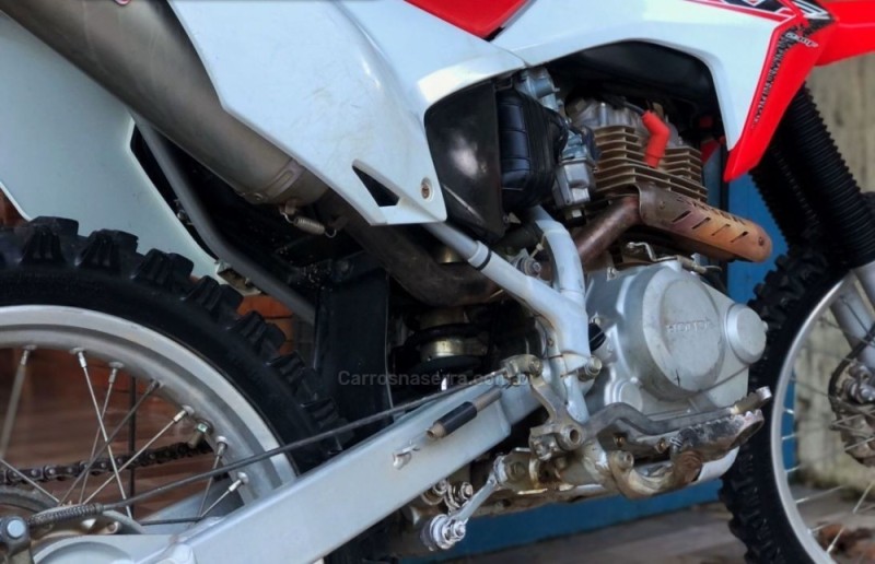 CRF 230F  - 2015 - TRêS COROAS