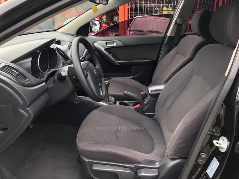 CERATO 1.6 EX SEDAN 16V GASOLINA 4P MANUAL - 2011 - CANELA