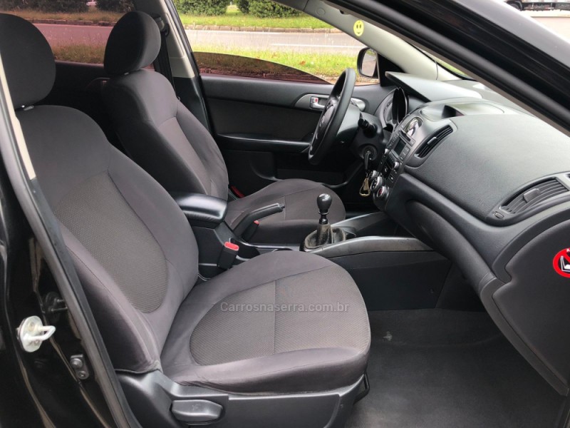 CERATO 1.6 EX SEDAN 16V GASOLINA 4P MANUAL - 2011 - CANELA