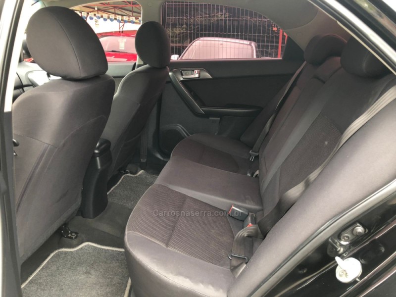 CERATO 1.6 EX SEDAN 16V GASOLINA 4P MANUAL - 2011 - CANELA