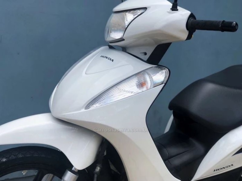 BIZ 125 + - 2015 - TRêS COROAS