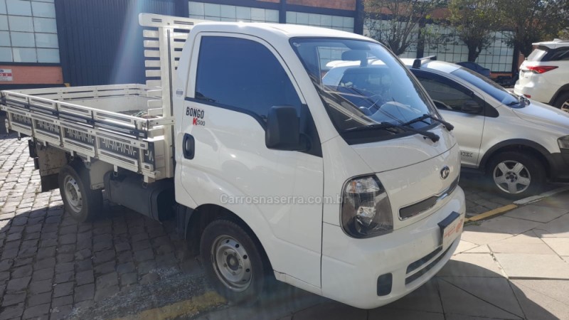 BONGO 2.5 K-2500 4X2 CS TURBO DIESEL 2P MANUAL - 2019 - FLORES DA CUNHA