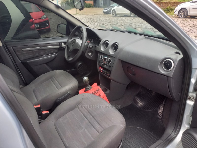 PRISMA 1.0 MPFI VHCE 8V FLEX 4P MANUAL - 2011 - FARROUPILHA