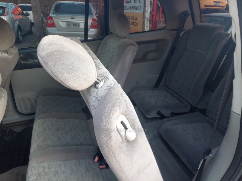 ZAFIRA 2.0 MPFI CD 8V GASOLINA 4P MANUAL - 2002 - FARROUPILHA
