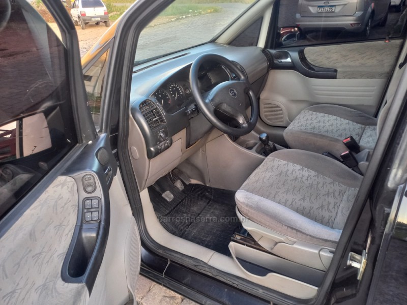 ZAFIRA 2.0 MPFI CD 8V GASOLINA 4P MANUAL - 2002 - FARROUPILHA
